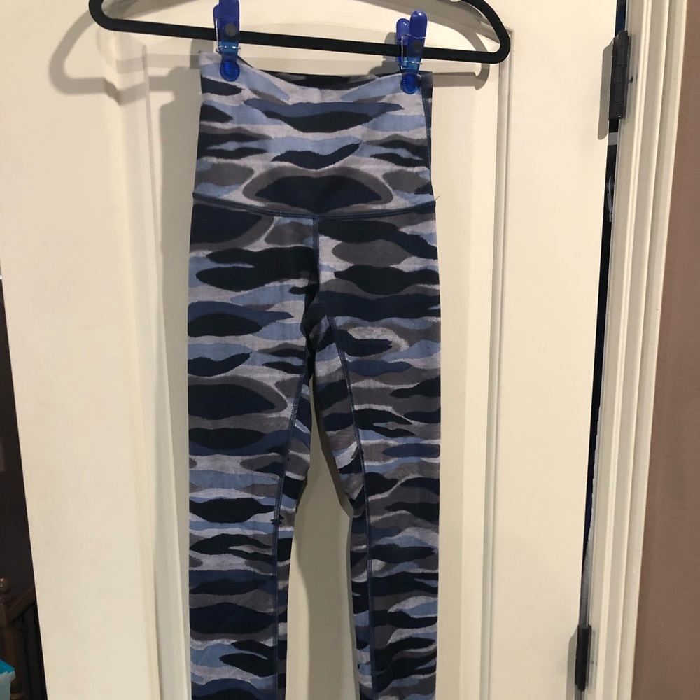 Lululemon high rise legging.